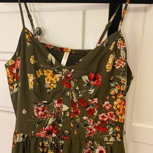 FLORAL GREEN SHORT DRESS